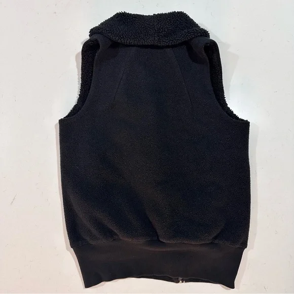 Alo Yoga Asymmetrical Zip Fleece Lined Vest - Size XS - Picture 5 of 7